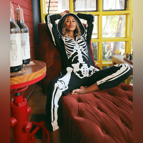NWOT Morph Skeleton Costume Adult Size small Hoodie Side Pockets Halloween Scary - Picture 1 of 7
